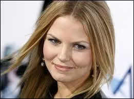 Est-elle sortie avec Colin O'Donoghue ?