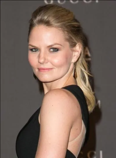 Est-elle sortie avec quelqu'un de la série Once Upon A Time ?