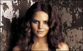 À quel âge décroche-t-elle son premier rôle dans un film ?