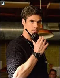 Qui est Junior pour Sam Verdreaux ?