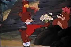 Cet ourson ne supporte plus sa vie, malgré son succès au cirque. Il s'agit de :