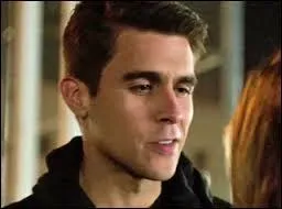 Quel est le lien entre Voight et ce garçon ?