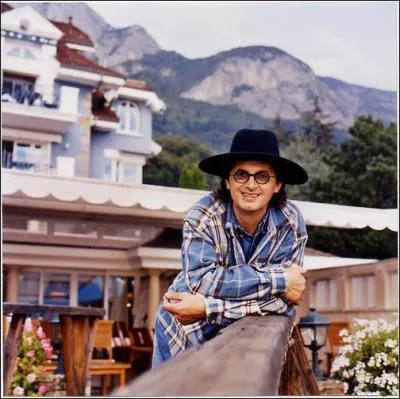 Marc Veyrat est un grand chef cuisinier français. De quelle région, dans laquelle il exerce ses talents, est-il originaire ?