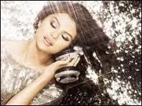 Qui est la meilleure amie de Selena dans la série ?