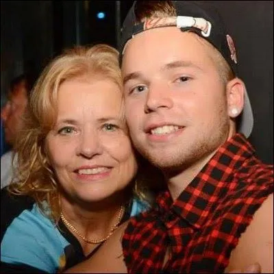 Quelle chanson a-t-il écrite pour les mères ?