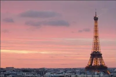 Dans la chanson interprétée par Piaf, qu'est-ce qui s'envole sous le ciel de Paris ?