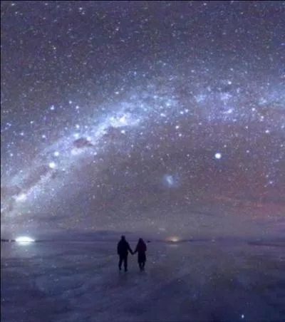 Qui chantait "Je viens du ciel et les étoiles entre elles ..." ?