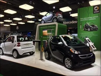 Voici la nouvelle Smart électrique qui accélère de 0 à 60 km/h en 4, 8 secondes seulement. Mais qu'avait la particularité du kiosque à Montréal ?