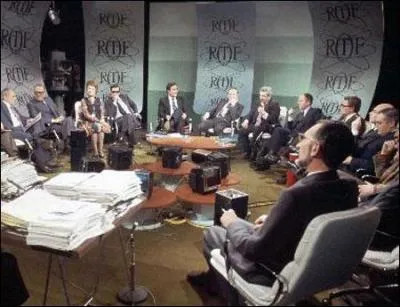 Trouvez le nom de cette émission apparue en 1967, qui est présentée sur la photo.