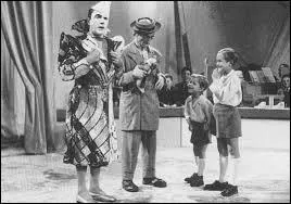 En quelle année est apparue la première émission destinée à la jeunesse "Le Club du jeudi" ?