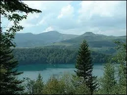 Géographie - Dans quelle région est situé le département de l'Allier ?