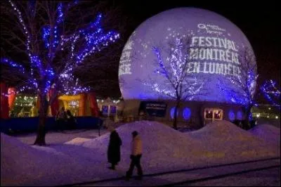 Mais si vous venez en plein hiver et au mois de février alors, vous aurez droit au sublime festival....