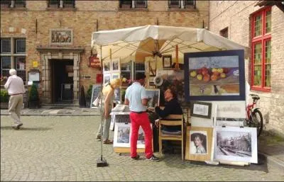 Qui a peint "Pommes et biscuits" ?