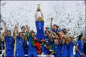 Quel pays a failli remporter la Coupe du monde 2006, battu par l'Italie ?