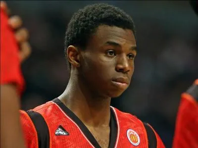 Et nous finissons avec la grande star de la rencontre : le canadien Andrew Wiggins qui a mis du temps à lancer sa saison mais qui a depuis confirmé qu'il était bien le meilleur rookie de l'année. Pour quelle université jouait-il la saison dernière ?