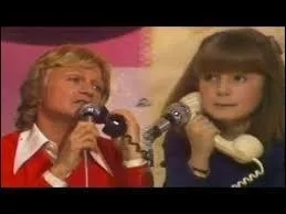 Comment s'appelle la petite fille qui partage le duo "Le téléphone pleure" avec Claude François en 1974 ?