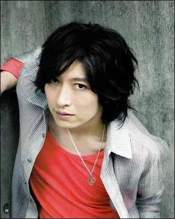 Daisuke Ono a prêté sa voix pour plusieurs personnages en 2014. Cependant, lequel de ces personnages fut joué par un autre comédien de doublage ?