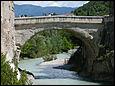 Où se situe ce pont d'une portée de 17, 2 mètres situé dans le Vaucluse ?