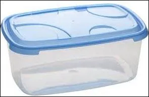 Les propos énigmatiques sont ---- à qui ne prend pas le temps de relire ou de faire répéter.