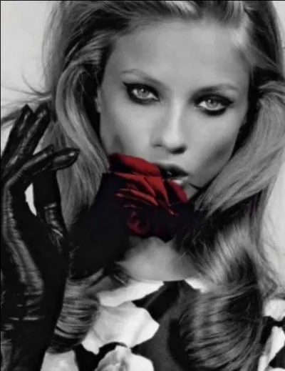 Qui chantait " je n'en connais pas de faciles Je n'en connais que de fragiles, et difficiles ..." dans sa chanson "Femmes je vous aime" ?