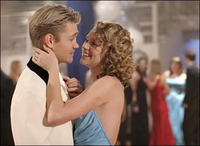 Comment s'appelle le bb de Peyton et Lucas?