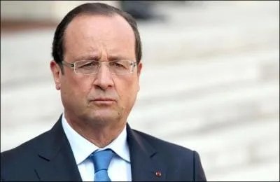 François Hollande a vu sa côte de popularité baisser encore et encore, son score le plus bas est 18%