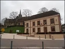 Je me trouve dans l'Orne, à Saint-Sulpice-sur-Risle. Cette commune se trouve en région ...