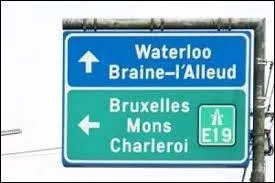 Si vous vous rendez à Mons et que vous traversez malencontreusement la frontière linguistique, quel nom de ville devrez-vous suivre pour arriver à bon port ?