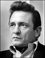 Quel acteur incarne Johnny Cash dans le film "Walk the Line" réalisé par James Mangold ?