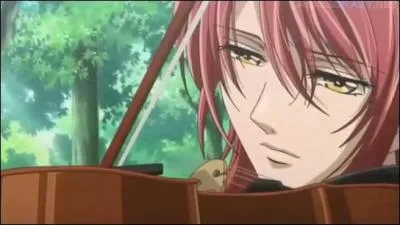 De quelle couleur est le prénom d'Hino sur sa bouteille ?