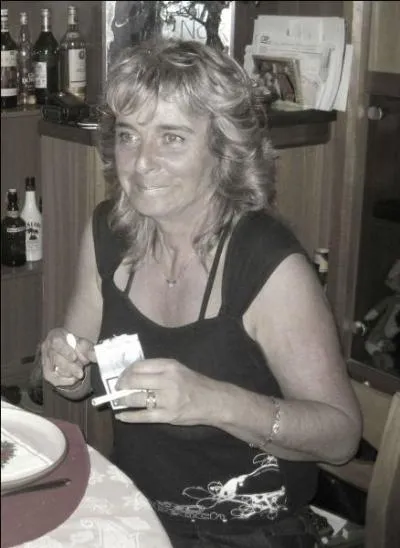 Quel artiste chantait " Mes chers parents...... je ne m'enfuis pas, comprenez bien, je vole sans fumée sans alcool...." :