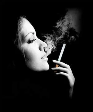 Qui chantait "L'amour c'est comme une cigarette, ça brûle et ça monte à la tête" ?