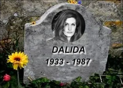 L'amour sans amour n'est plus rien. De qui est cette citation ? Indice : Les Champs-Élysées.