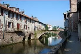 Dans quelle r&eacute;gion se situe la commune de Saint-Jean-Pied-de-Port ?