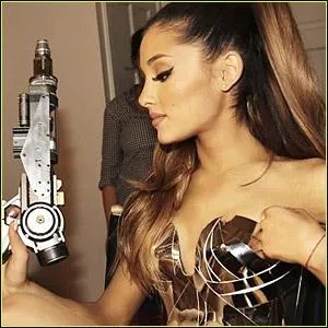 Quel DJ célèbre mixe le tube "Break free" ?