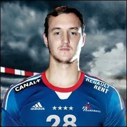 Voilà la nouvelle pépite de cette équipe de France en la personne de Valentin Porte, jeune joueur de 24 ans. Quelle(s) compétition(s) avait-il déjà remporté avec cette équipe de France ?