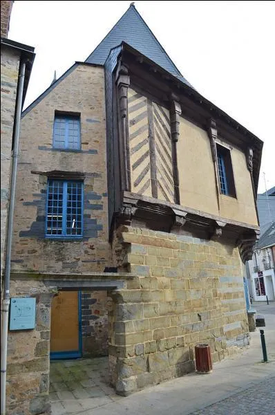 La foire de Béré créée en 1050, foire agricole, commerciale et foraine, se déroule chaque année, début septembre, sur le "Champ Saint-Père" situé dans le faubourg de Béré, à l'ouest du centre-ville de cette commune de Loire-Atlantique.