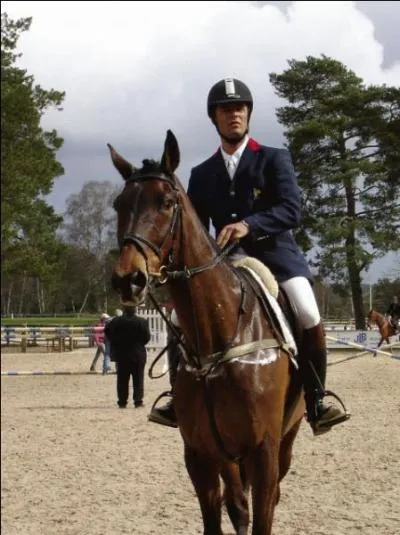 Voyons si vous connaissez Fine Merveille (description) : Fine Merveille est une jument de selle français de concours complet, baie, née le 18 juin 1993, décédée le... (complète)