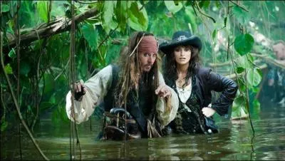 Comment s'appelle la fontaine que découvre les pirates dans le n°4 ?