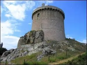 Cherchez la tour du maître au château.