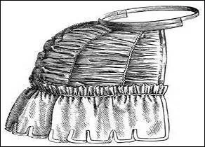 Quel est le nom de ce "dispositif" donnant du volume au postérieur de la coquette, et... faisant tourner la tête des messieurs ?