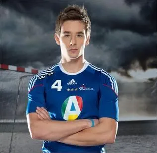 A 26 ans lui est déjà triple champion du monde, avec son ancien club de Chambéry il a aussi été 5 fois vice-champion de France, de qui s'agit-il ?