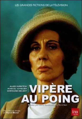 Dans le livre d'Hervé Bazin, 'Vipère au poing' comment surnomme-t-il sa charogne de mère ?