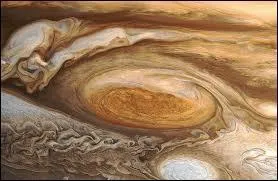 Quelle est la longueur de la Grande Tache rouge ?