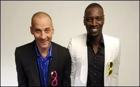 Omar Sy et Fred Testot, alias Omar et Fred, ont atteint une grande popularité médiatique grâce à leur séquence humoristique diffusée dans "Le Grand Journal" sur Canal+. Il s'agit du fameux :