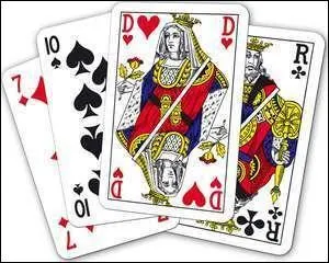 A la belote, si l'atout est cur, qui remporte le pli, si les cartes sont posées sur la table dans d'ordre des réponses ?