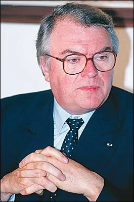 Qui est le premier Premier ministre socialiste de la Ve République ?