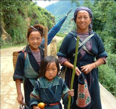 Quelle est la raison de la persécution des hmong au Laos ?