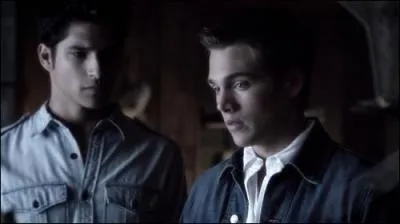 Comment s'appelle le jeune garçon mordu par Scott devenu un loup-garou dans cette saison ?