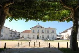 La commune Landaise de Labouheyre se situe en région ...